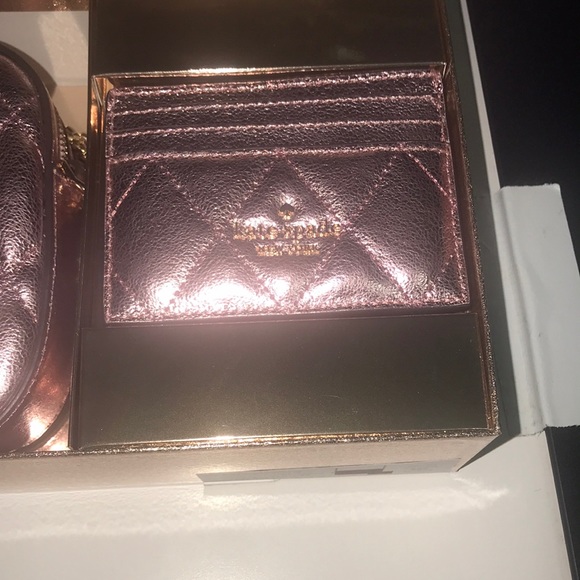 KATE SPADE ♠️ QUILTED METALLIC LEATHER CROSSBODY CARD CASE SET - Picture 3 of 15